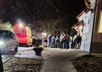 Drama v Golianove Muz v dome zadrziaval dve male deti zasahovala policia Pred polnocou sa situacia upokojila