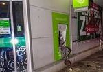 Policia vysetruje poskodenie bankomatu a prevadzky na sidlisku v Kosiciach