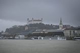 Slovensko caka chladna a dazdiva nedela na horach moze napadnut aj sneh