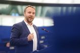 Zobratie hlasovacich prav Slovensku zatial nehrozi Unia ma na stole ovea ucinnejiu zbran tvrdi nemecky europoslanec