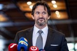 Opozicne KDH utoi na Kalinaka kvoli presovskej nemocnici Hrozi mu odvolanie z funkcie ministra obrany