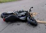 Policia zasahuje pri vaznej dopravnej nehode v Trstenej doslo k zrazke autas motocyklom hlavny tah je ciastocne uzavrety