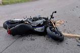 Policia zasahuje pri vaznej dopravnej nehode v Trstenej doslo k zrazke autas motocyklom hlavny tah je ciastocne uzavrety
