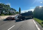 Zrazka kamionov na dialnici D1 poskodila cestu smerom do Trnavy