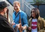 Napatie okolo Harryho navratu do Britanie Rozhodnutie o ochrane odstavilo Meghan a deti z cesty do Londyna