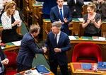 Orbnov system dostava najtvrdsi uder Madarsko presadilo zmenu ustavy a odvolava prezidenta