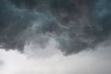 Rumunsko postihla smrtelna burka a chaos v metropole V Bukuresti zaplavilo metro a tisice ludi ziadaju o pomoc