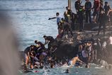 Europsky ostrov v Afrike presiel tisckam migrantov Viacer zomreli Spanyolsku posiela specilne sily