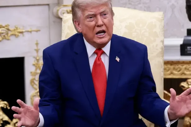 Americký najvyšší súd zastavil Trumpove pokusy obmedziť hlasovanie poštou