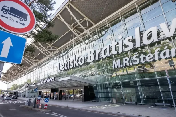 Asociácia taxi žiada ukončenie exkluzívnych zmlúv s Bolt na bratislavskom letisku