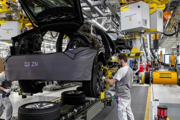 Automobilky zatvárajú jednu fabriku za druhou. Čísla neveštia nič dobré