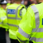 Britská polícia spustila rozsiahlu akciu proti mafii, zadržala 17 ľudí