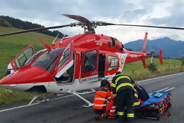 Čelná zrážka pri Svätom Kríži: Dve ťažké zranenia