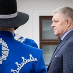 Čo môže Fico urobiť s cenami palív? Má páky, hrozia mu diery v rozpočte