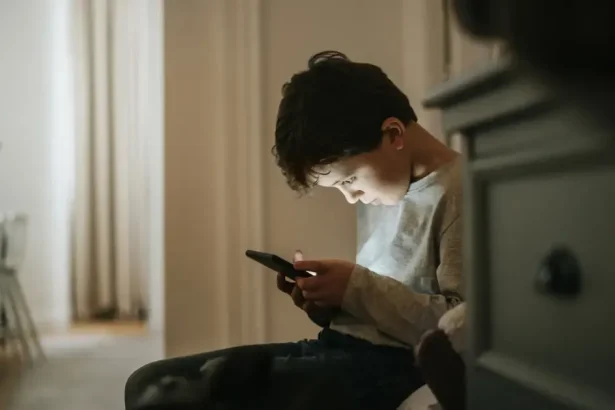 Deti treba chrániť pred nebezpečným Facebookom a Instagramom