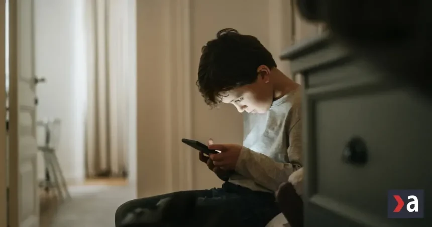 Deti treba chrániť pred nebezpečným Facebookom a Instagramom