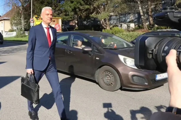 Ferenčák útočí na farmára Kuffu, jeho stavby preveruje ÚBOK