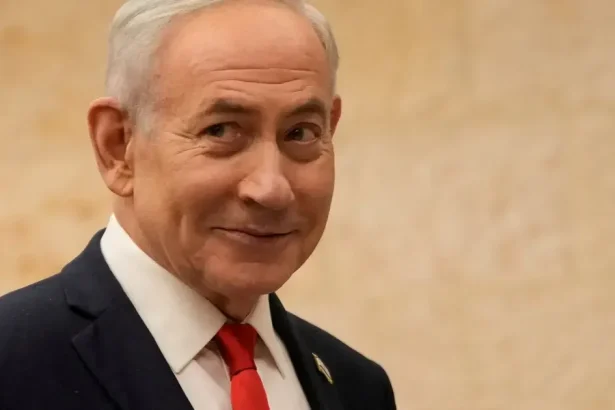 Izrael zostruje bezpečnostné opatrenia, premiér varuje pred hrozbou pred voľbami