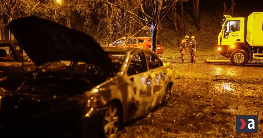 Kyjev zasiahol ruský raketový útok, hlásené sú obete a poškodená pôrodnica