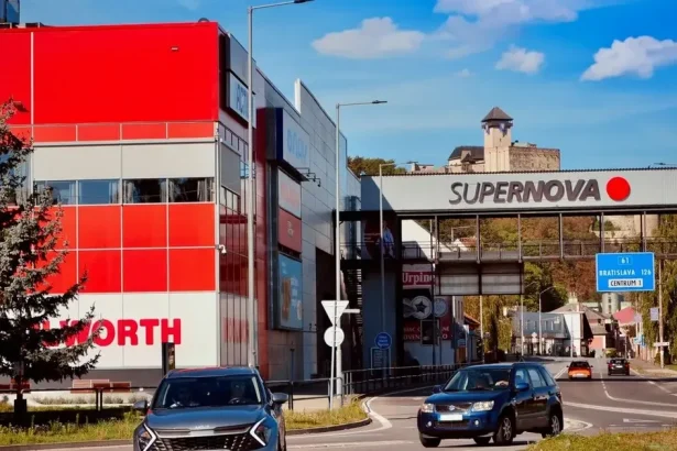 Max je Supernova: Štyri nákupné centrá vstupujú do novej etapy pod značkou Supernova Max