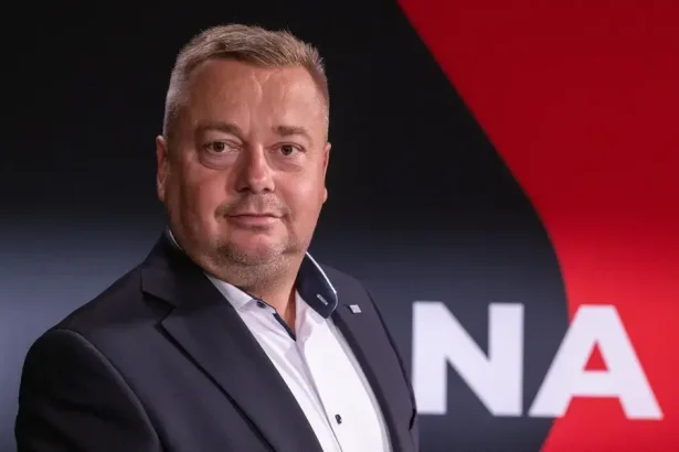 Migráciu potrebujeme, inak bude ekonomika v mínuse a podniky odídu, tvrdí Hošták