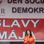 Moderátorka po kauze na straníckej akcii: Nie som fialová, červená ani modrá