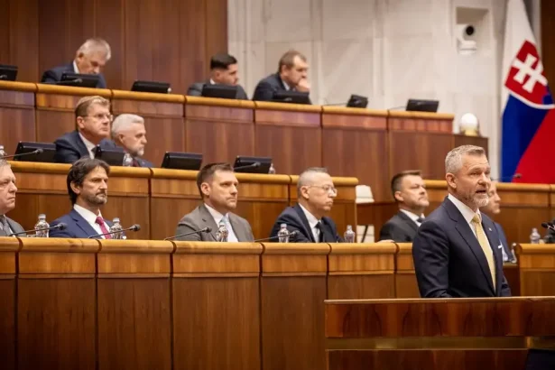 Moralizovať a obviňovať nestačí. To najdôležitejšie Peter Pellegrini zasa úmyselne zamlčal
