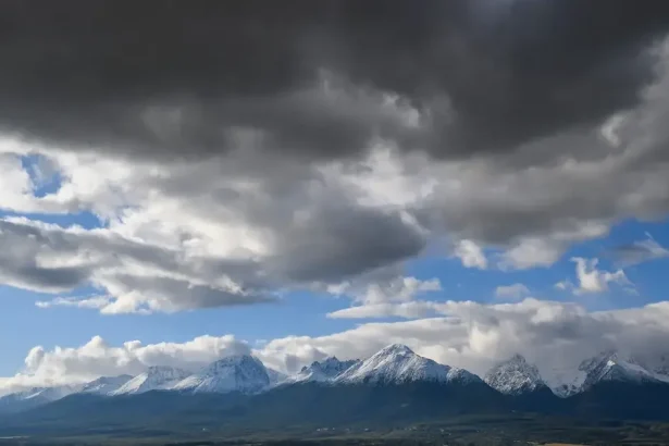 Na Slovensko sa vkráda jesenný chlad. Prízemné mrazy pocítime už aj v nížinách