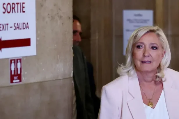 Národné združenie Marine Le Penovej posilnilo v Senáte, dosiahlo rekord