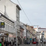 Nedeľné zhromaždenie ochromí centrum Bratislavy, polícia varuje pred dopravnými obmedzenia