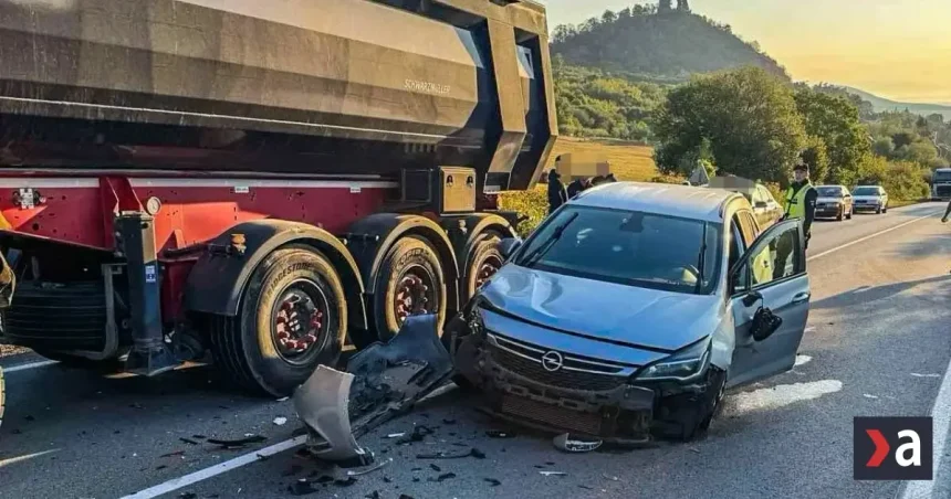 Nehoda pri Slanci si vyžiadala úplné uzavretie cesty