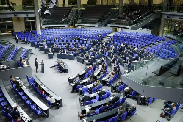 Nemecko dočasne znížilo dane z benzínu a nafty