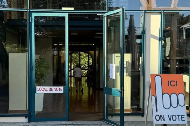 Neutralita zostáva flexibilná, naznačuje prognóza švajčiarskeho referenda