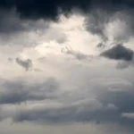 Oblačnosť a dážď zasahujú Slovensko, dáždniky budú potrebné už v noci