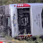 Oktoberfest: autobus s turistami sa prevrátil, dvaja mŕtvi