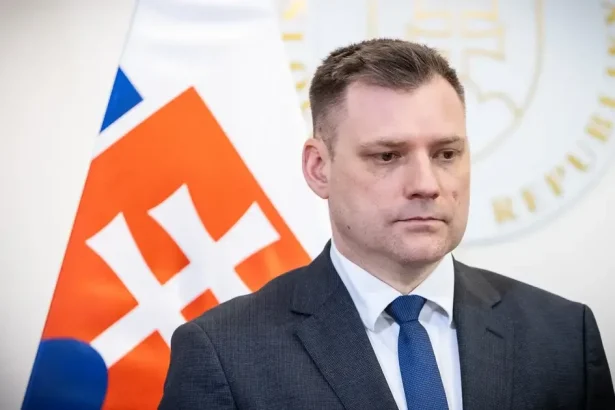 Opozičné PS chce okamžité odvolanie Tarabu a preverí silu koaličných poslancov