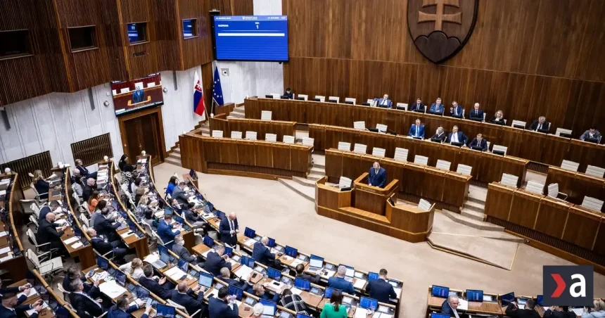Parlament čaká rušný deň: novely vlády aj odvolávanie ministrov
