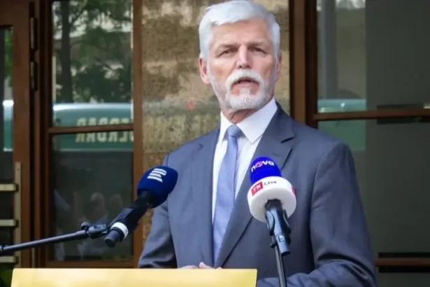 Pavel varuje: Ak NATO nezareaguje, Moskva bude ďalej testovať hranice