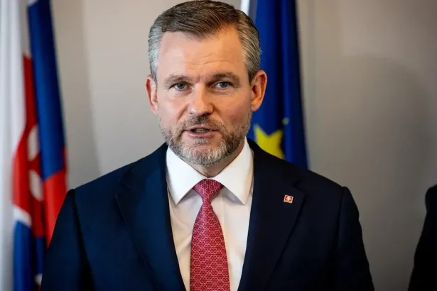Pellegrini si predvolá Fica pre Tarabu. Spor o výmenu ministra sa vyostruje