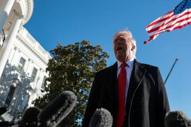 Po chaose obrat: Biely dom vpustil novinárov CNN, MS NOW a Politico