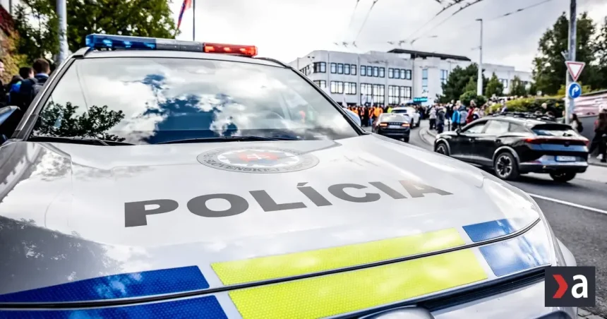 Polícia vyšetruje nález mužského tela na Rybničnej ulici v Bratislave