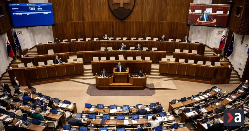 Poslanci rokujú o vízii Slovensko 2040 a súčasných problémoch krajiny