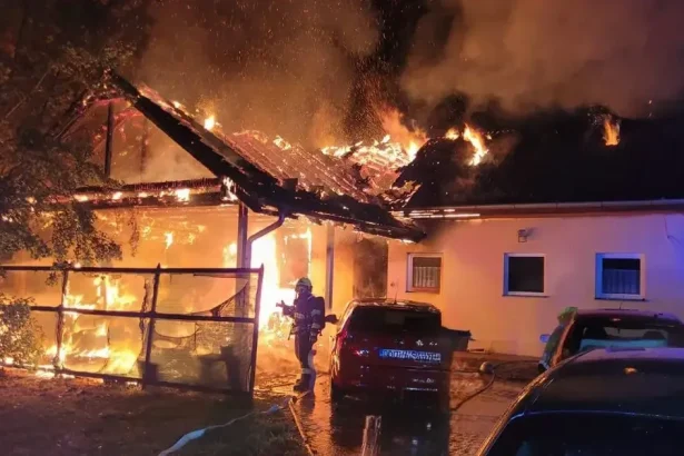 Požiar rodinného domu v Kráľovičových Kračanoch: jeden zranený a škoda 300-tisíc eur