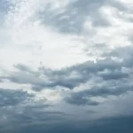 Prudká zmena počasia: dážď, búrky a prvé sneženie na horách
