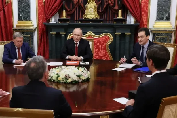 Putin verí v dobytie celého Donbasu. Trumpovi vyjednávači položili otázku