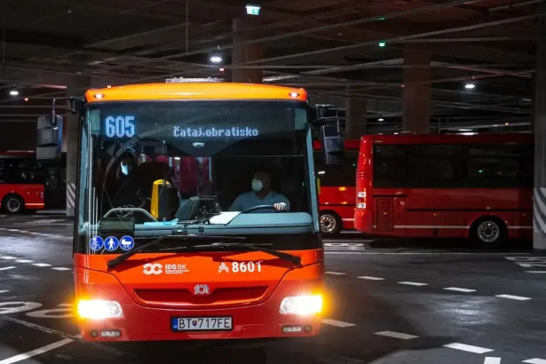 Rast cien palív dusí autobusovú dopravu. Samosprávam prudko rastú výdavky na spoje