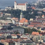 Rokovanie vlády, drahé palivá na stole SaS aj otváranie BHS