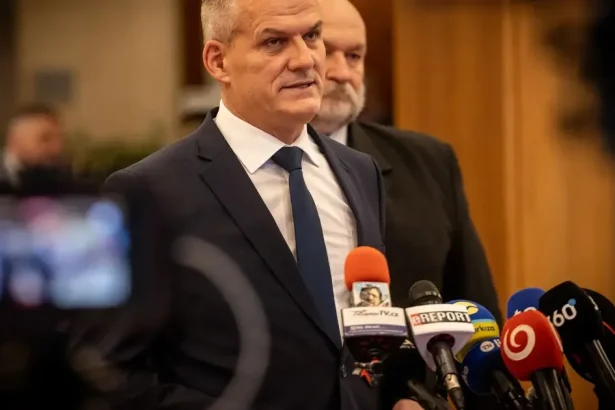 Slováci s poruchou sluchu budú môcť získať zbrojný preukaz, novela prešla parlamentom
