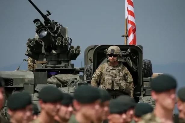 Slovensko príde o časť vojenskej pomoci z USA, poputuje k Trumpovým spojencom