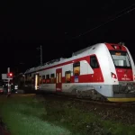 Smrteľná tragédia na priecestí v Svrčinovci: Muža zachytil osobný vlak